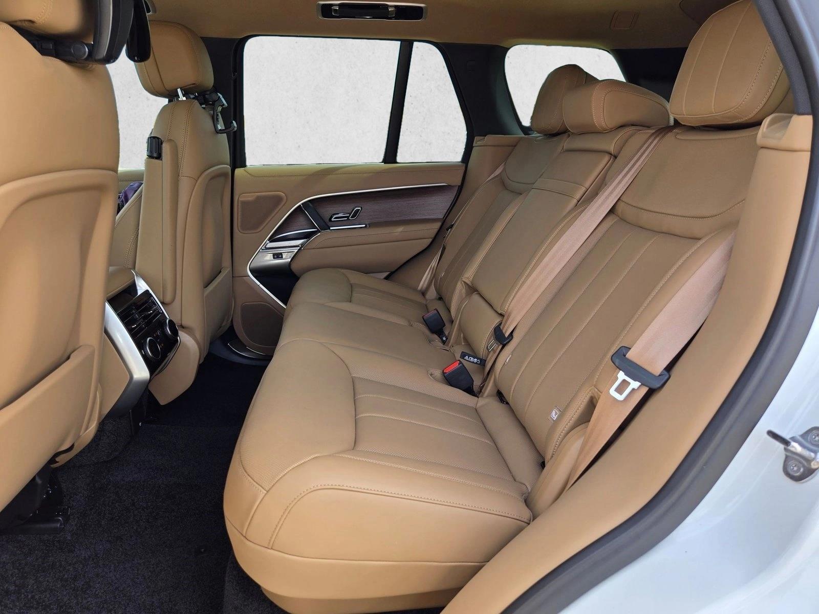 2026 Land Rover Range Rover SE - Photo 16