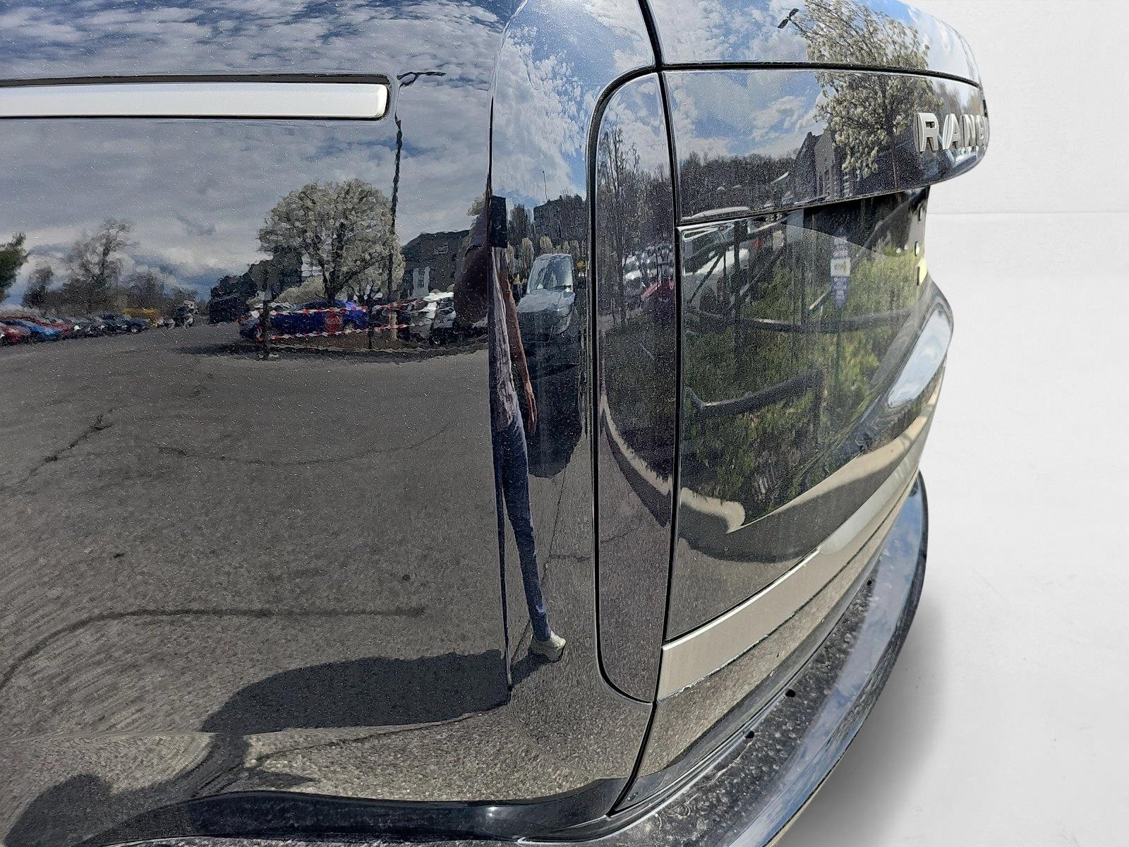 2025 Land Rover Range Rover SE - Photo 29