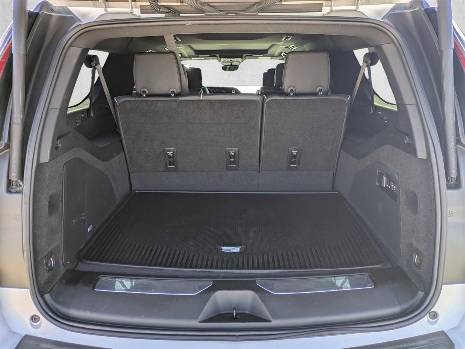 2024 Cadillac Escalade ESV Sport photo 2