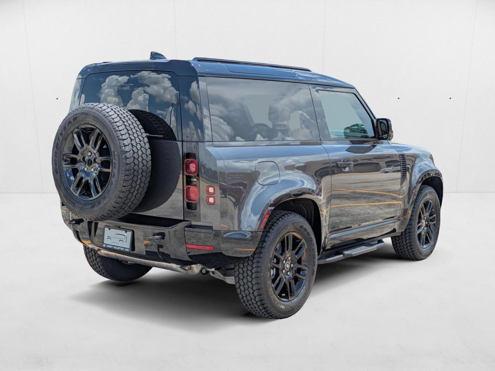 2025 Land Rover Defender 90 X-Dynamic SE photo 2