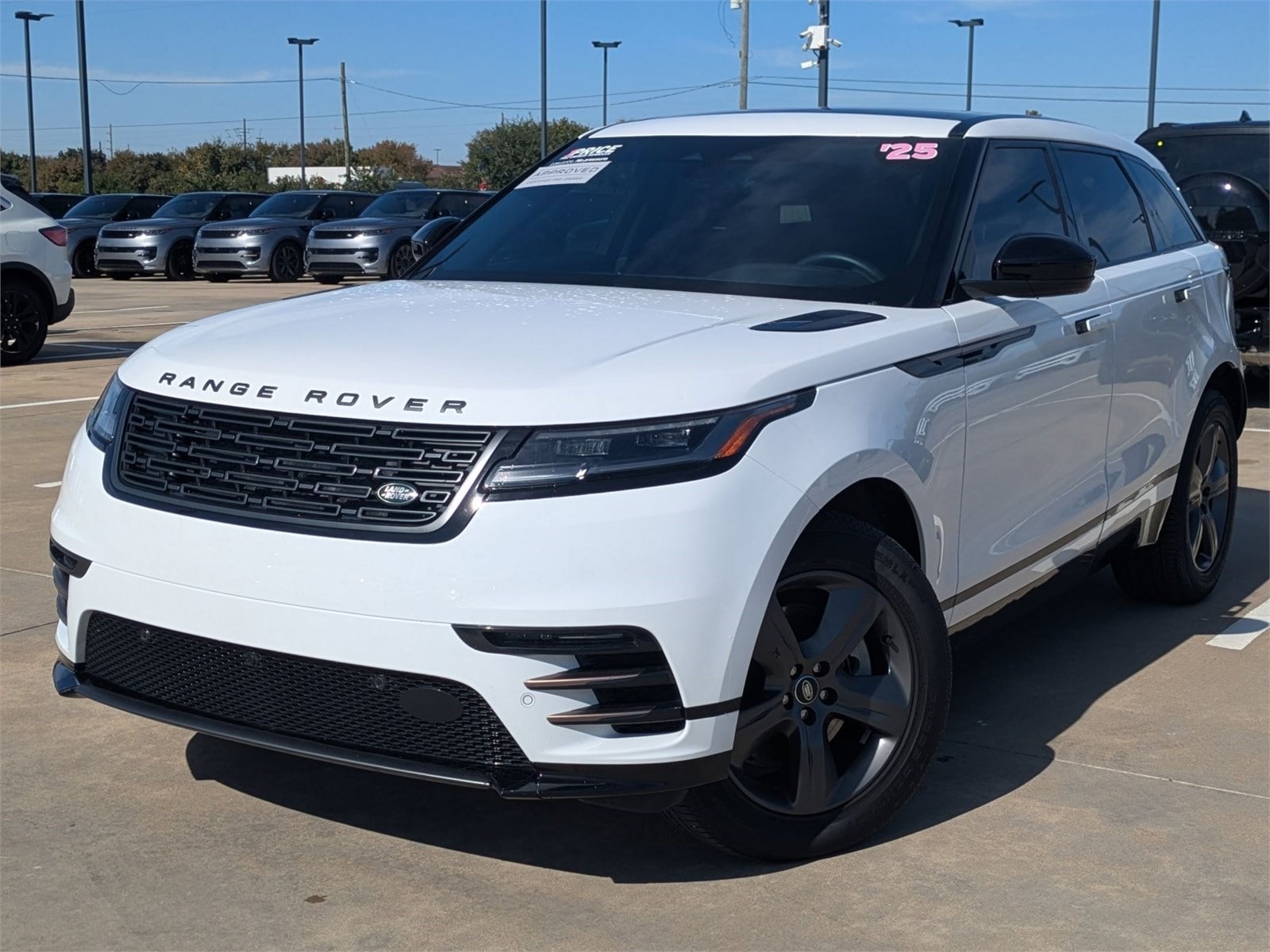 2025 Land Rover Range Rover Velar Dynamic SE's photo