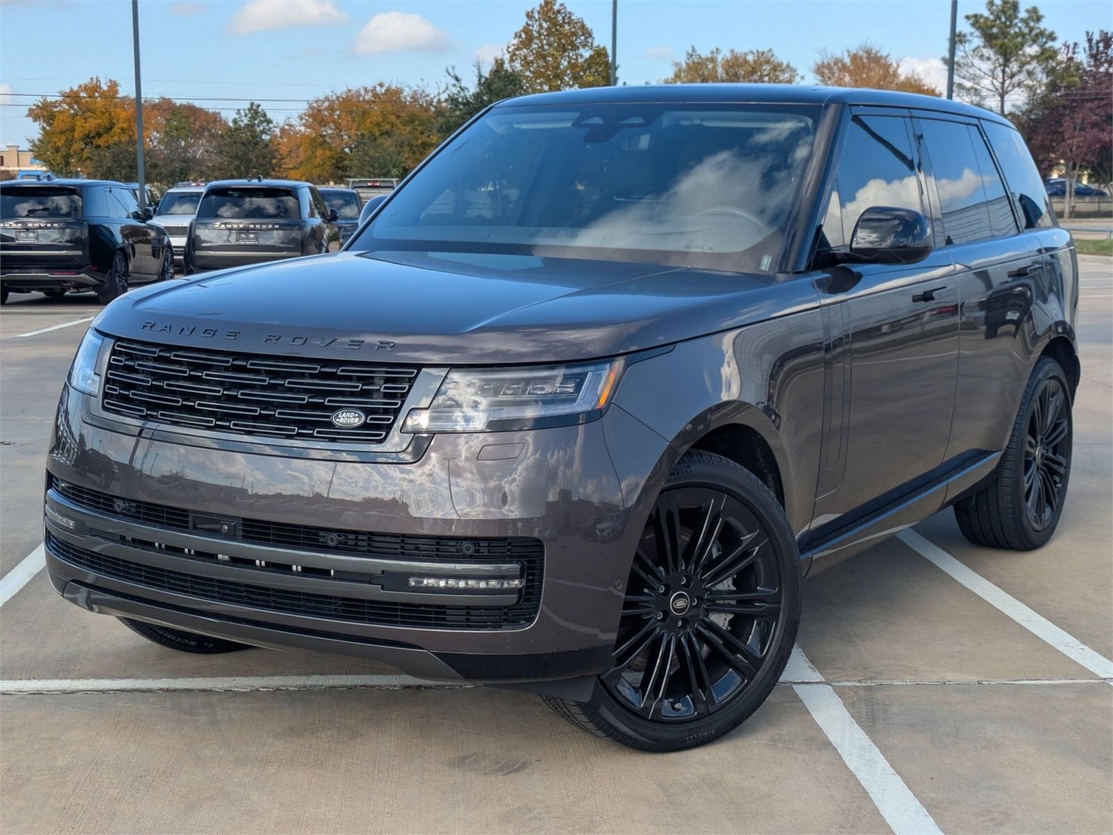 2025 Land Rover Range Rover SE's photo