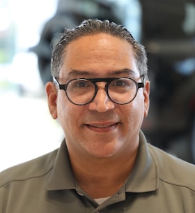 Staff member Victor Santana from ID_b063b952fe52