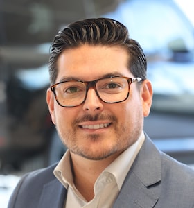 Staff member Jonathan Delgado from ID_43b047161f60