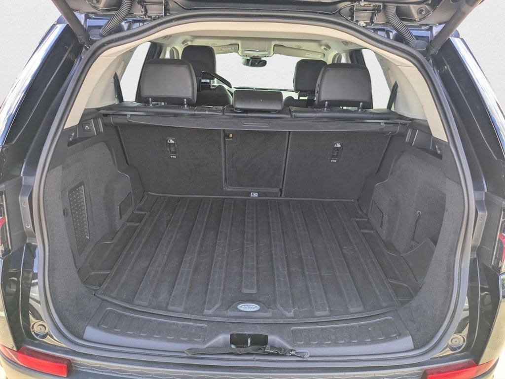 Used 2023 Land Rover Discovery Sport SE SUV