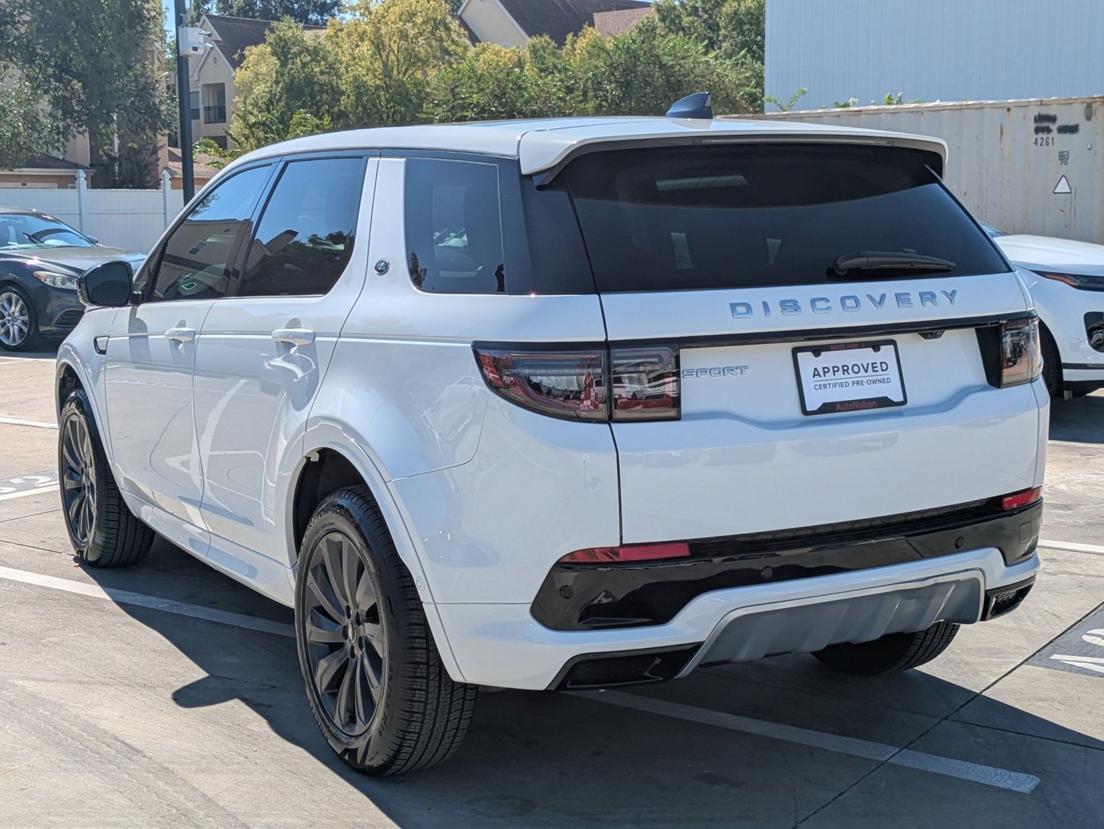 2025 Land Rover Discovery Sport S photo 2