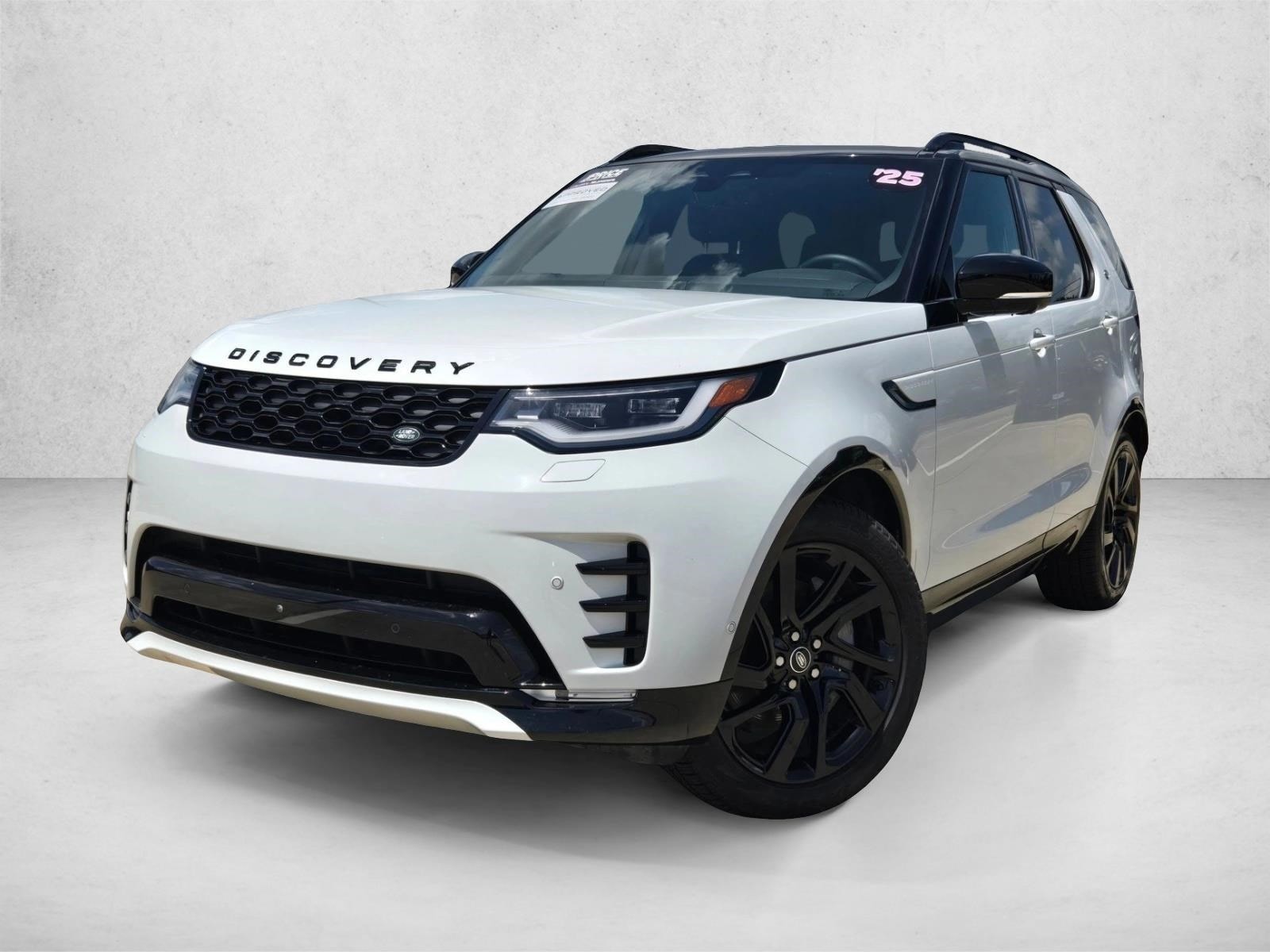 2025 Land Rover Discovery P300 Dynamic SE's photo