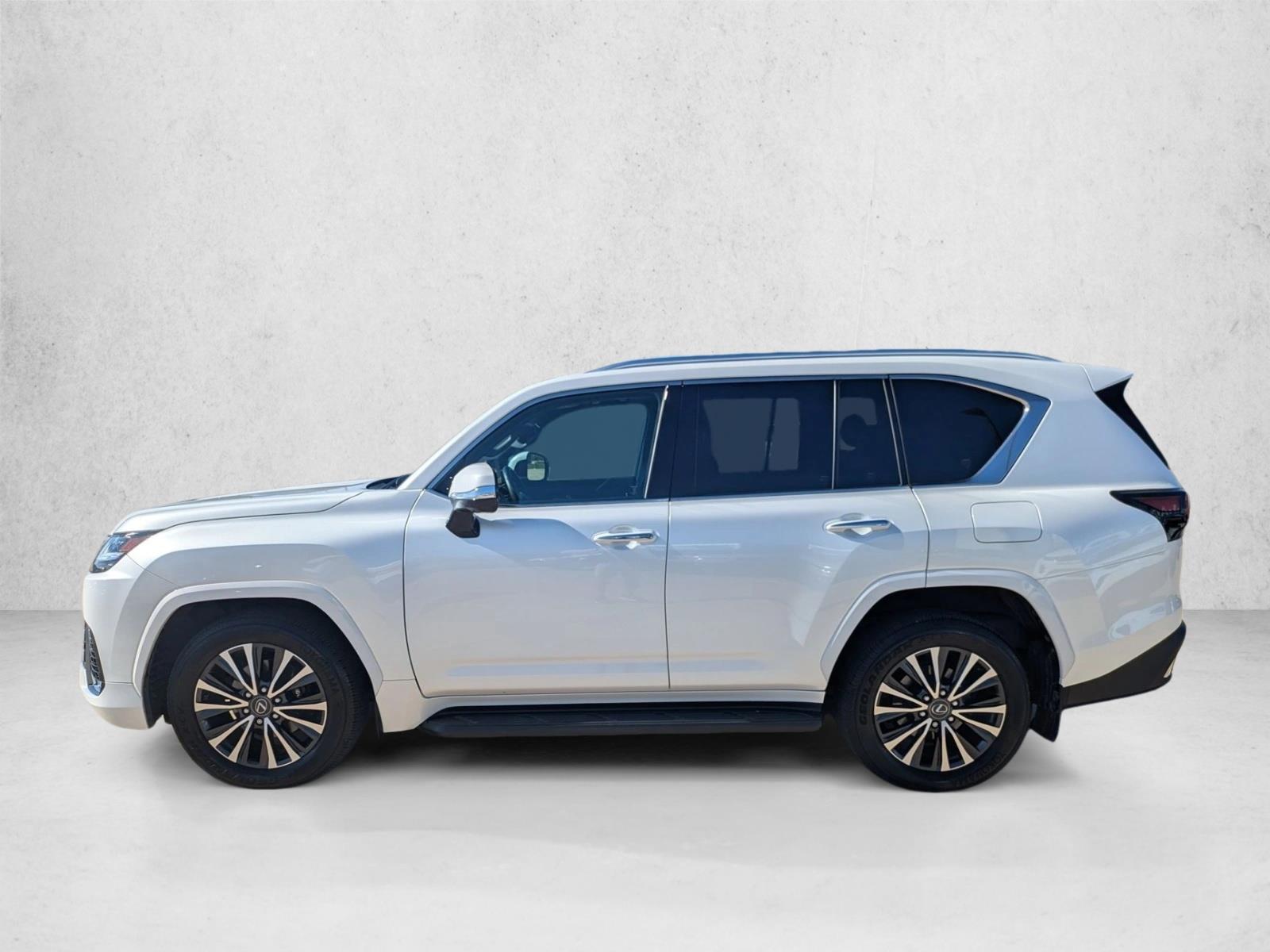 2024 Lexus LX 600 Premium photo 2