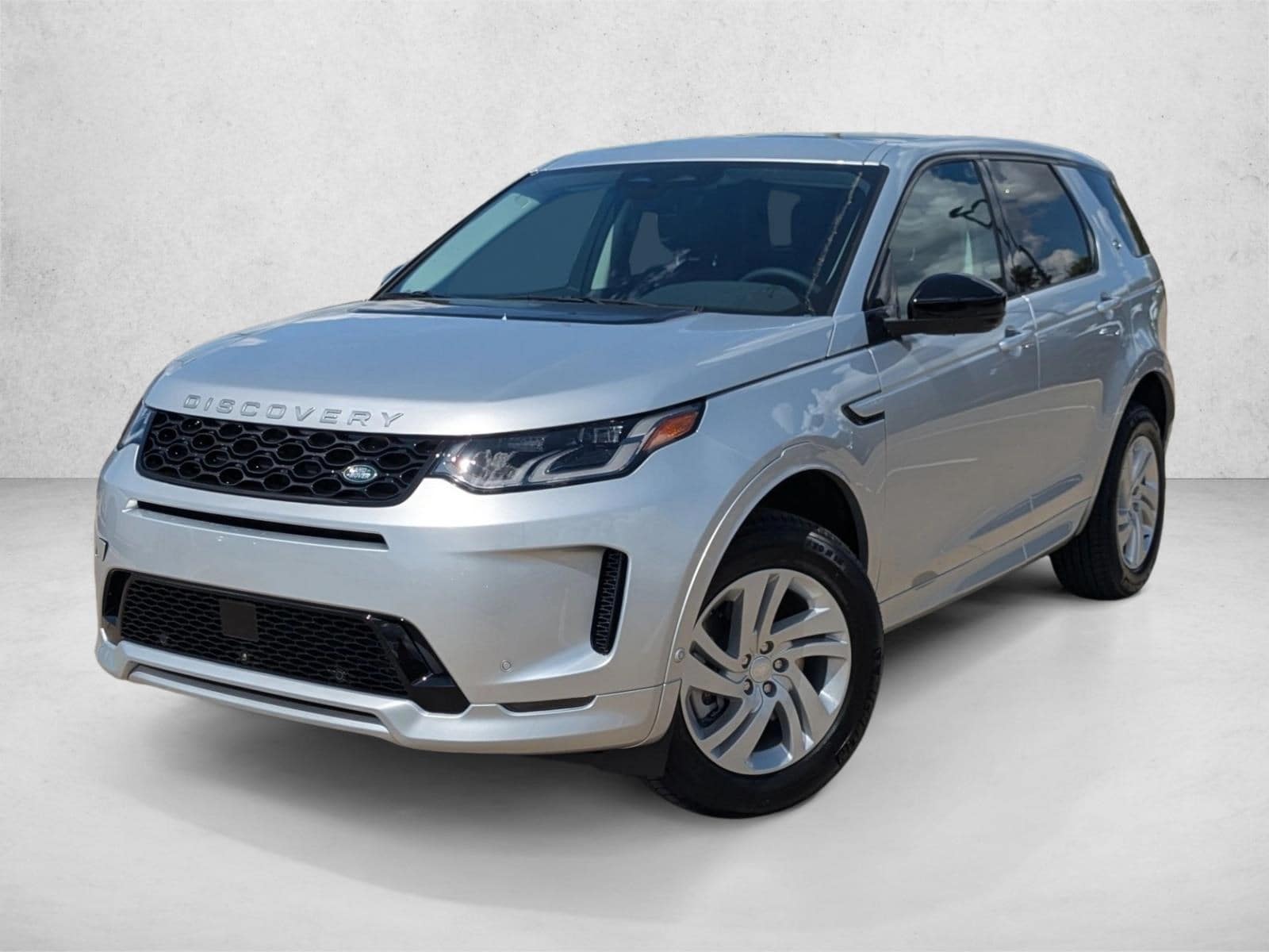 2025 Land Rover Discovery Sport S's photo