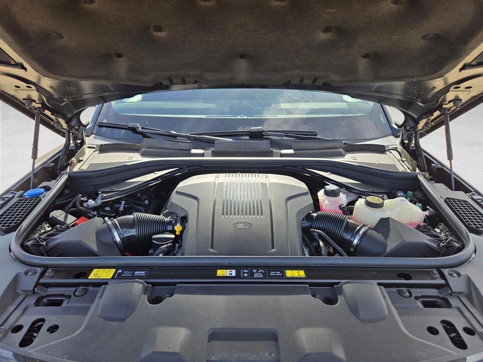 2025 Land Rover Range Rover SE - Photo 16