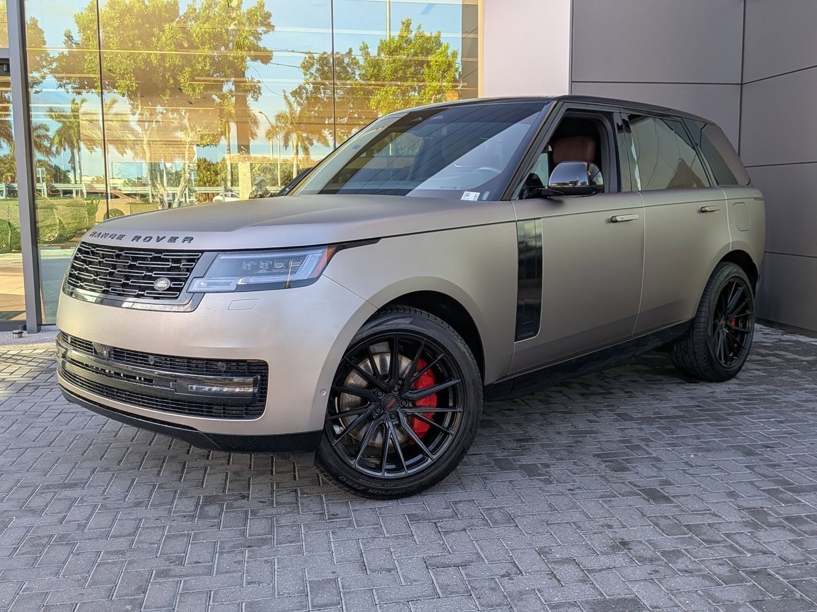 2024 Land Rover Range Rover 3.0 PHEV Autobiography's photo