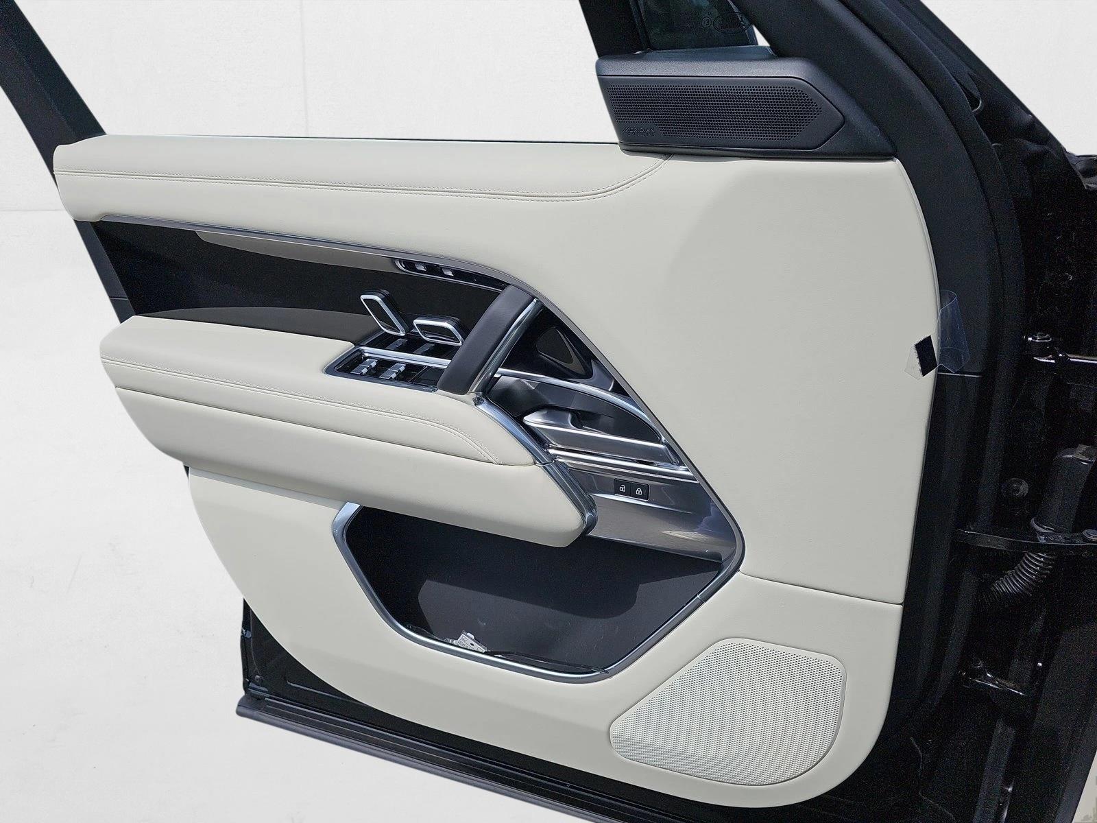 2025 Land Rover Range Rover SE - Photo 20