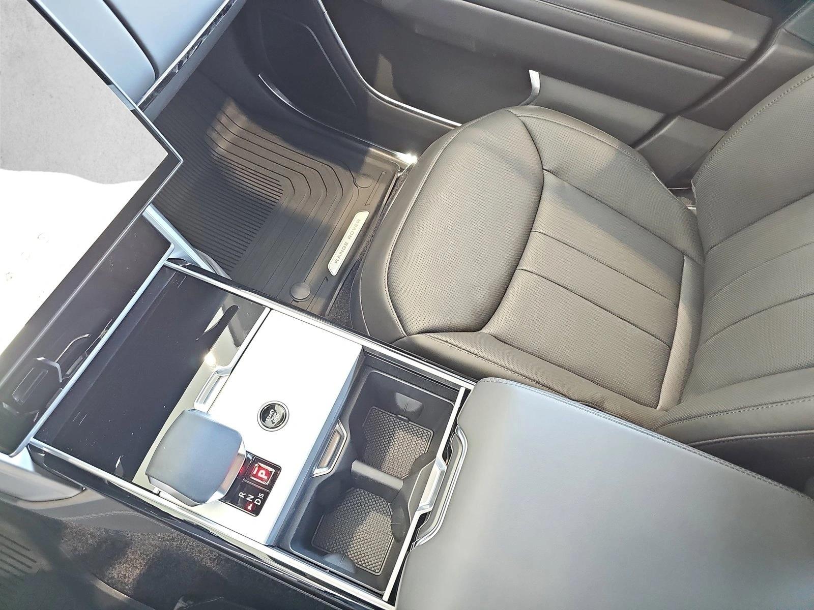 2025 Land Rover Range Rover SE - Photo 19