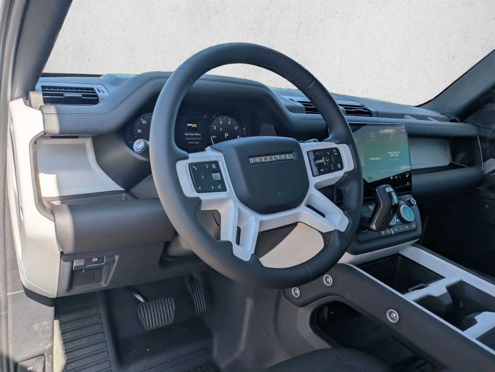 2026 Land Rover Defender 110 S photo 3