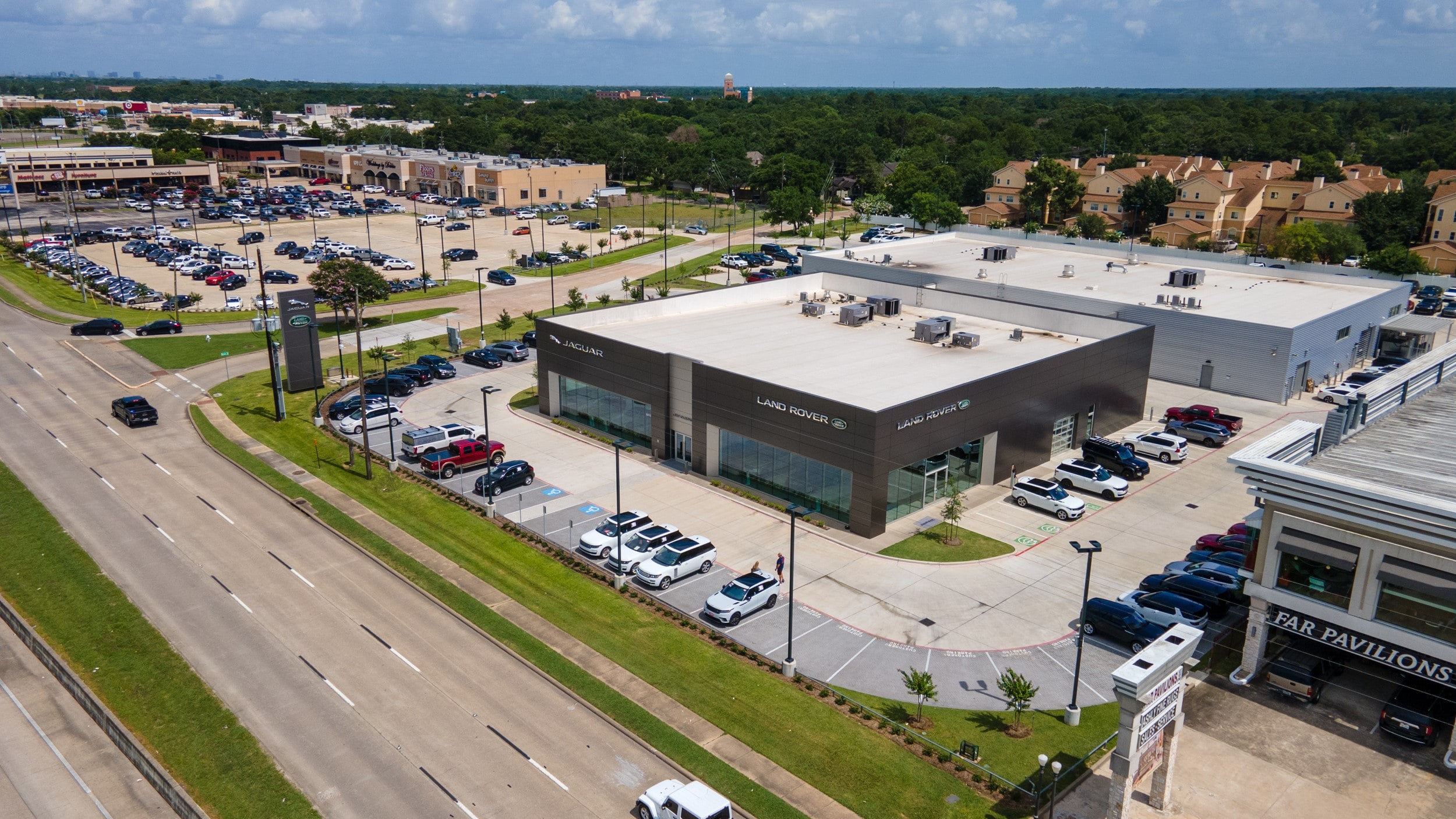 Exterior view of Land Rover West Houston