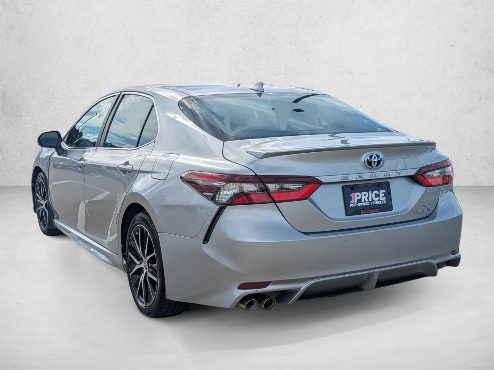 2023 Toyota Camry Hybrid SE photo 2