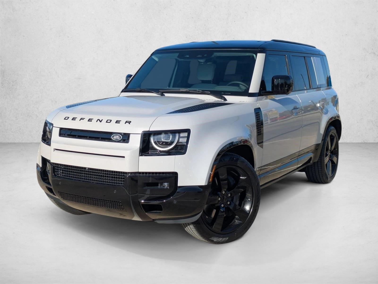 2026 Land Rover Defender X-Dynamic SE's photo