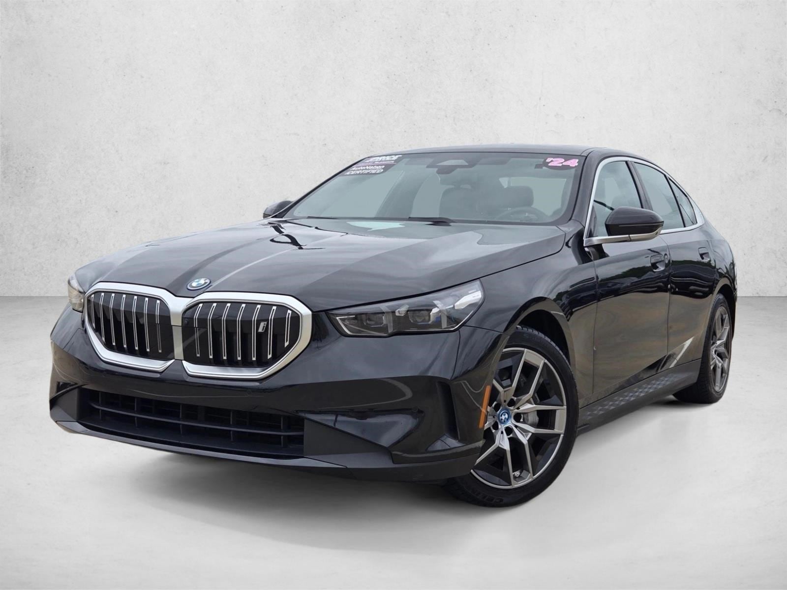2024 BMW i5 eDrive40's photo