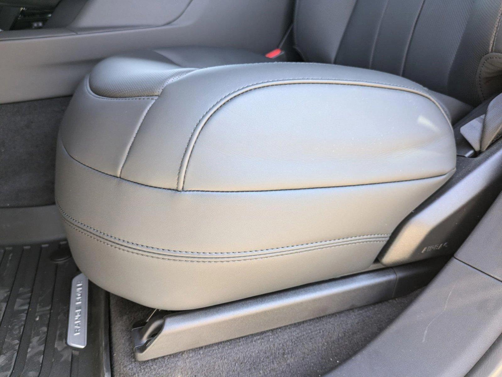 2025 Land Rover Range Rover Sport P530 Dynamic SE photo 3