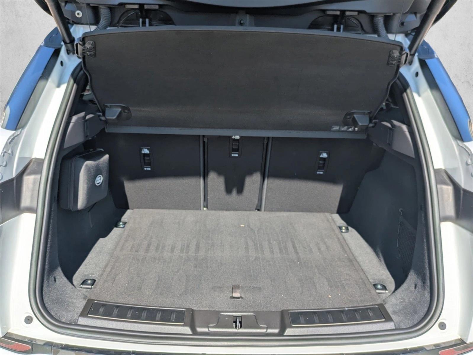 2023 Land Rover Range Rover Evoque R-Dynamic S photo 3