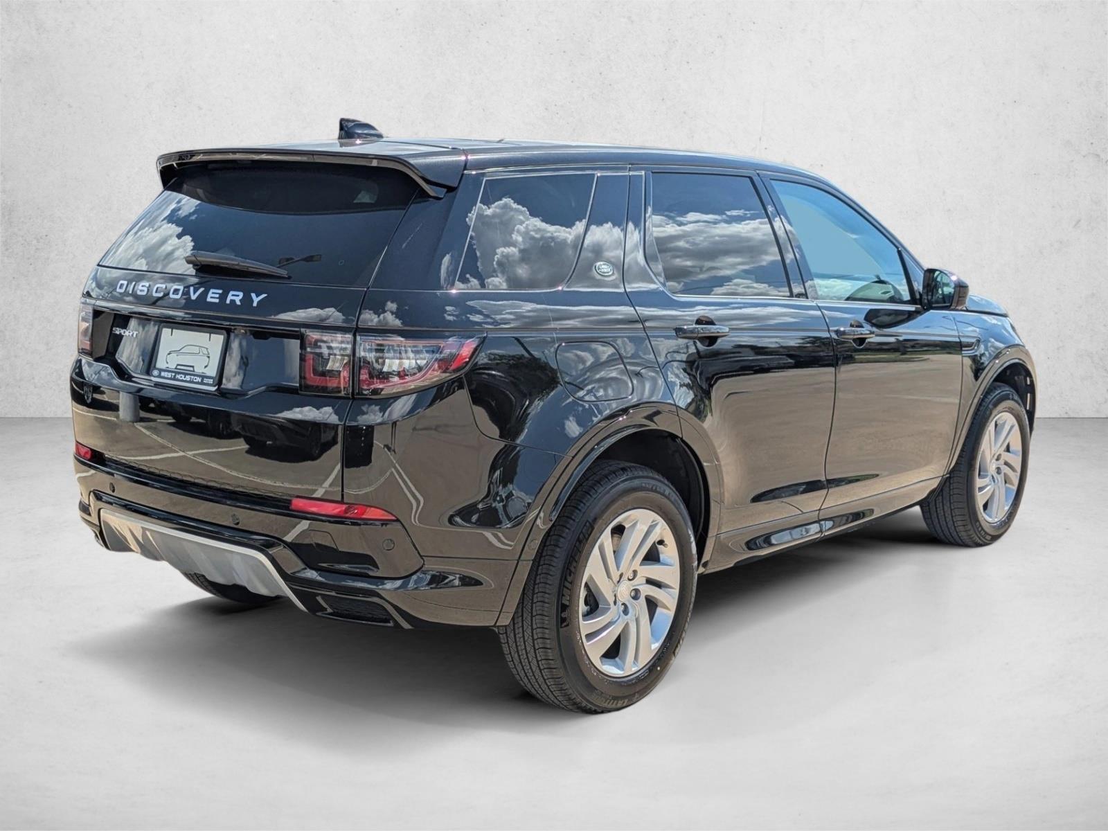 2025 Land Rover Discovery Sport S photo 2