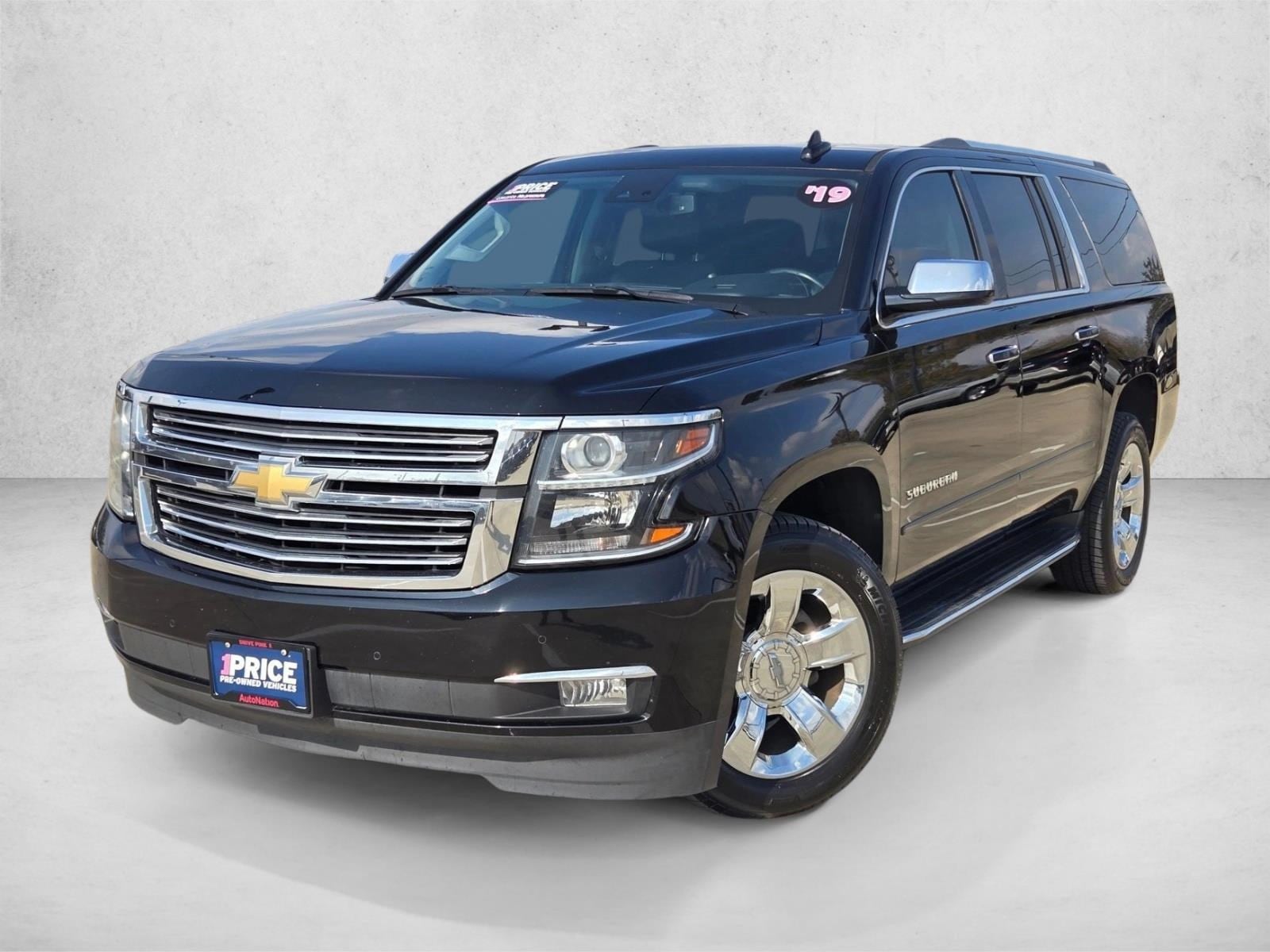 2019 Chevrolet Suburban Premier's photo