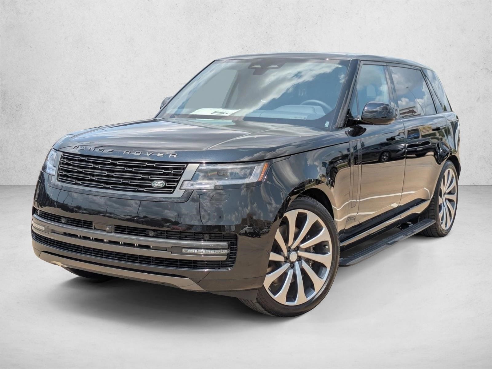 2025 Land Rover Range Rover SE's photo