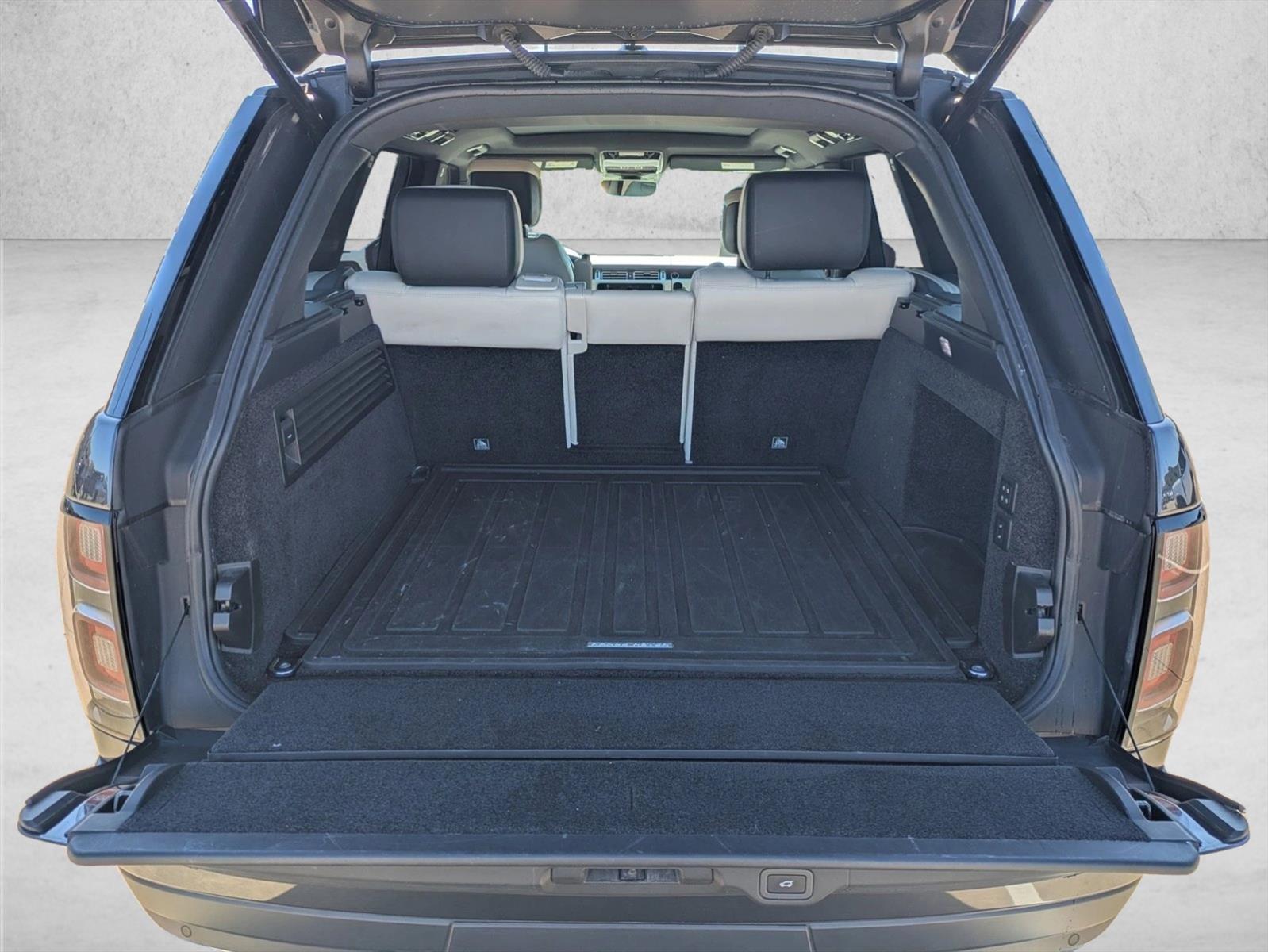 2021 Land Rover Range Rover P525 HSE HSE Westminster Edition photo 4