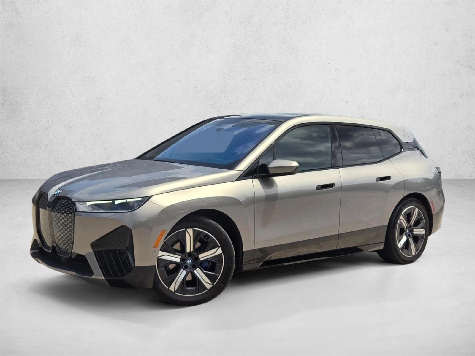 2023 BMW iX xDrive50's photo