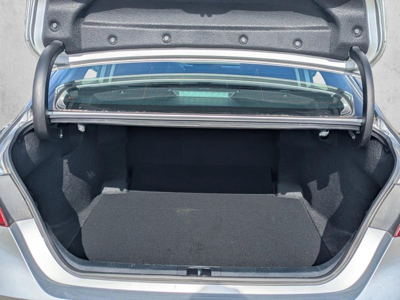 2023 Toyota Camry Hybrid SE photo 3