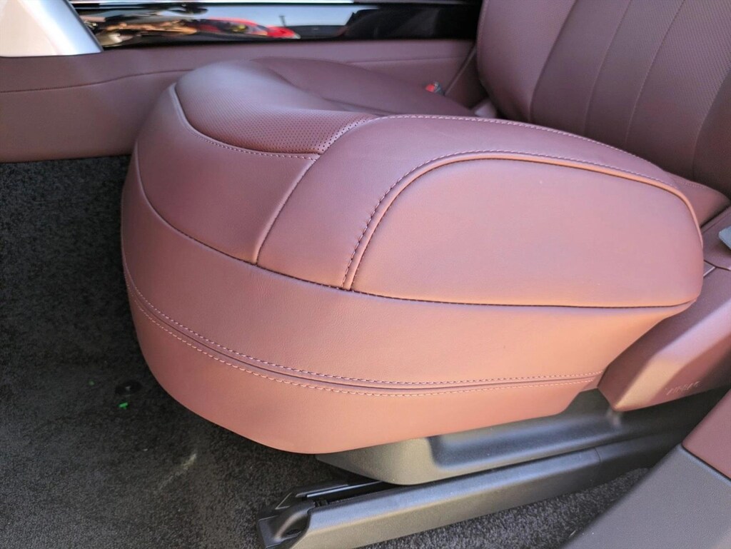 New 2025 Land Rover Range Rover P530 SE SUV