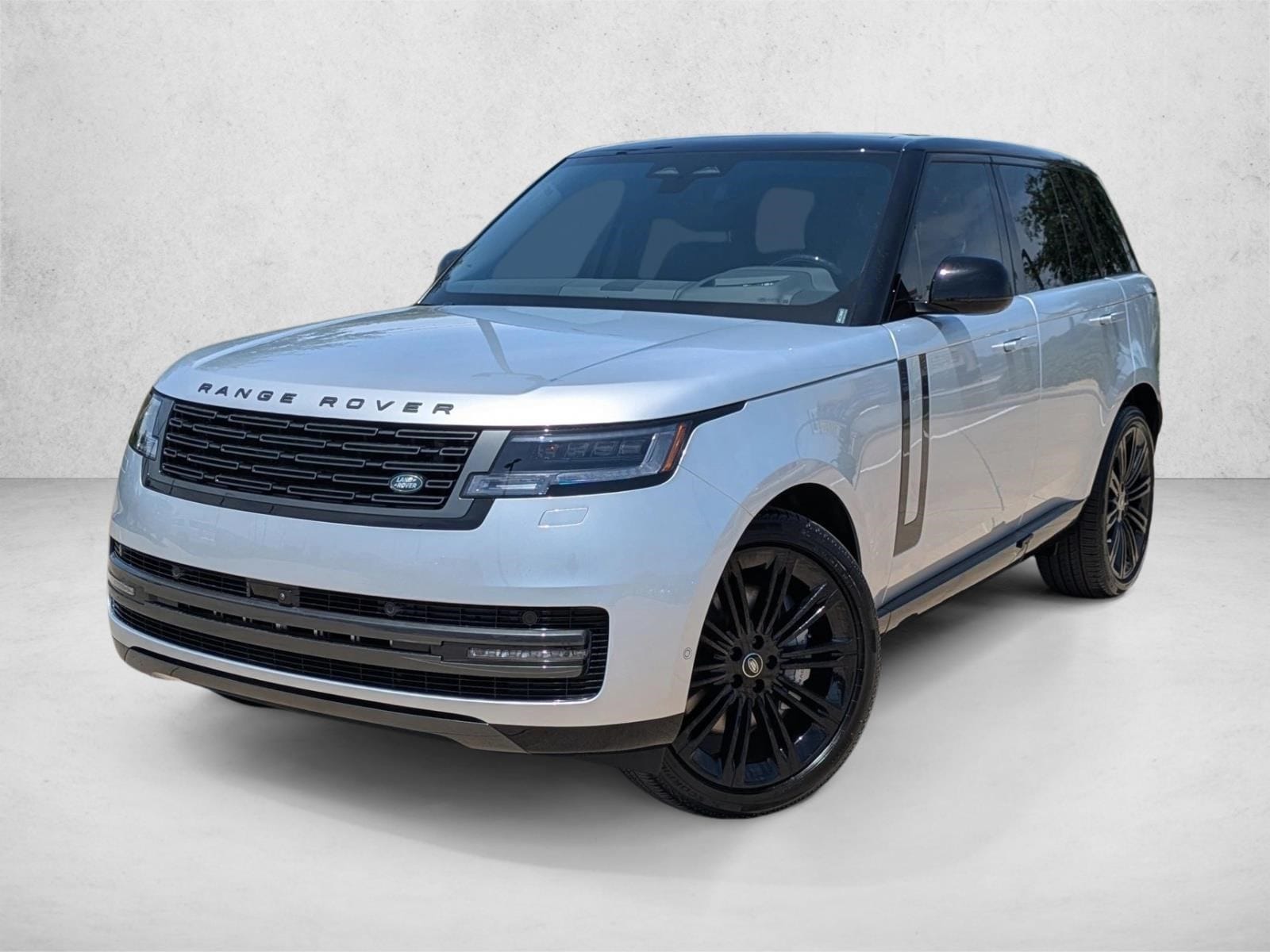 2025 Land Rover Range Rover SE's photo