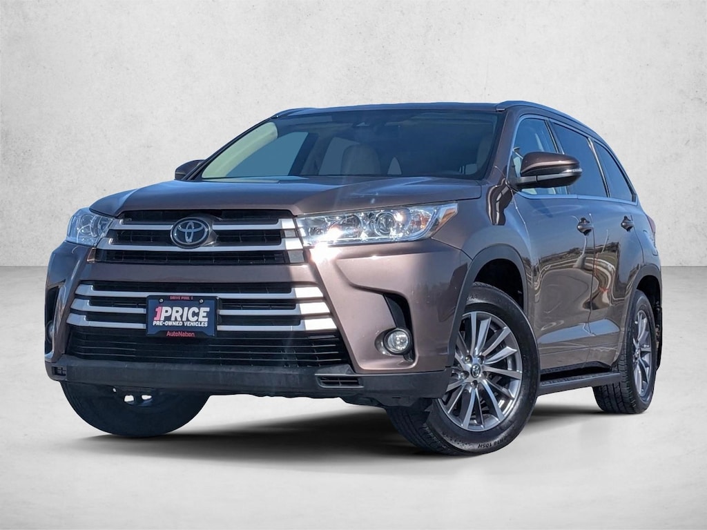 Used 2017 Toyota Highlander XLE V6 SUV