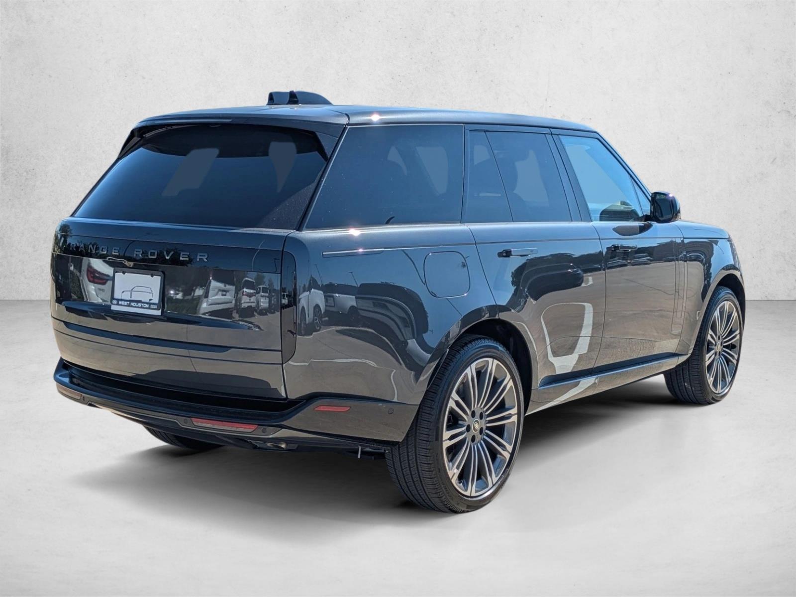 2025 Land Rover Range Rover SE photo 2
