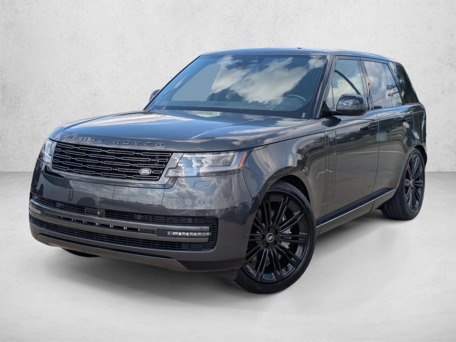 2025 Land Rover Range Rover SE's photo