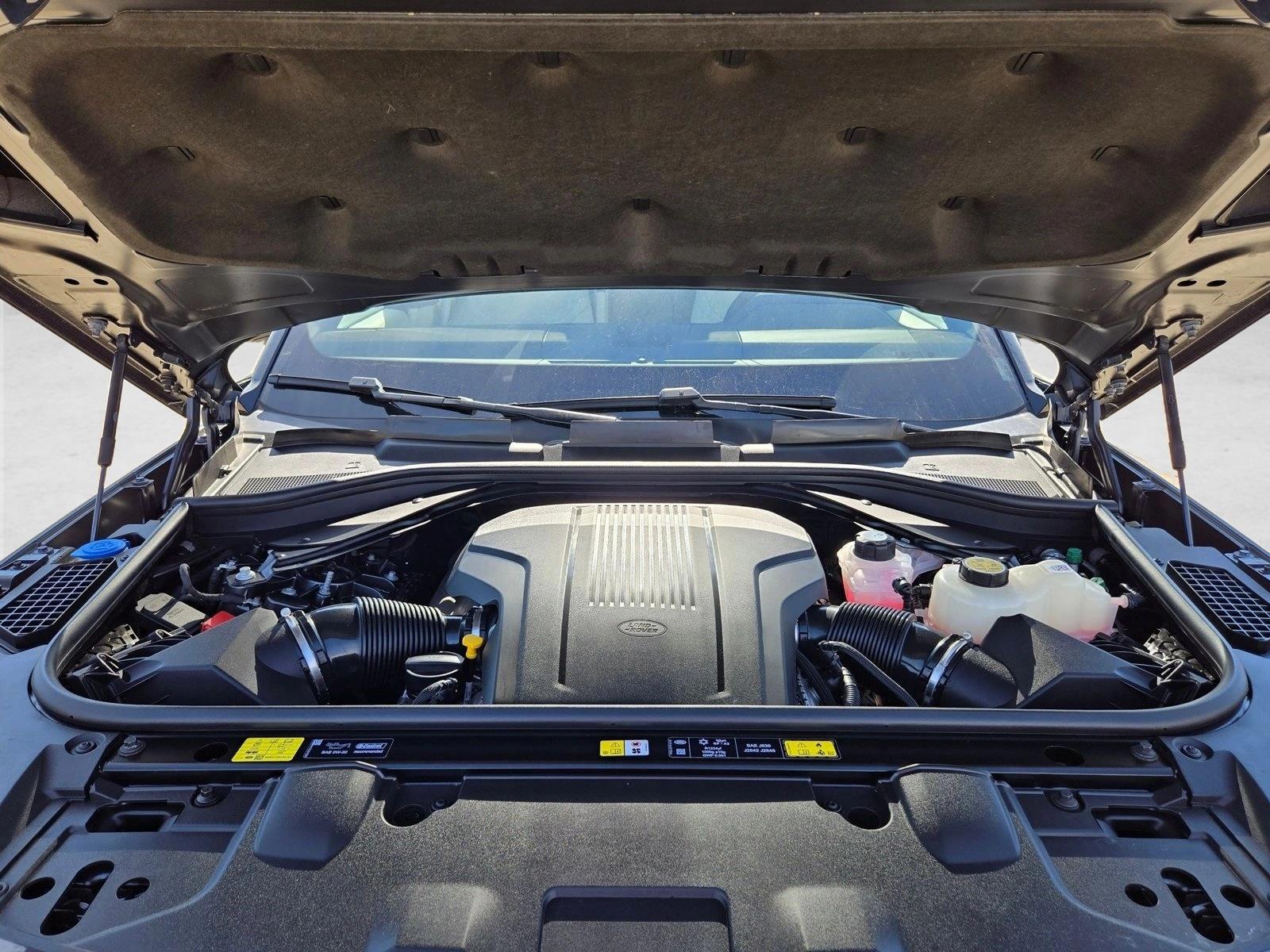 2025 Land Rover Range Rover SE - Photo 17