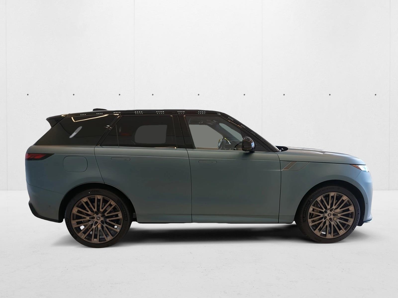 2025 Land Rover Range Rover Sport photo 4