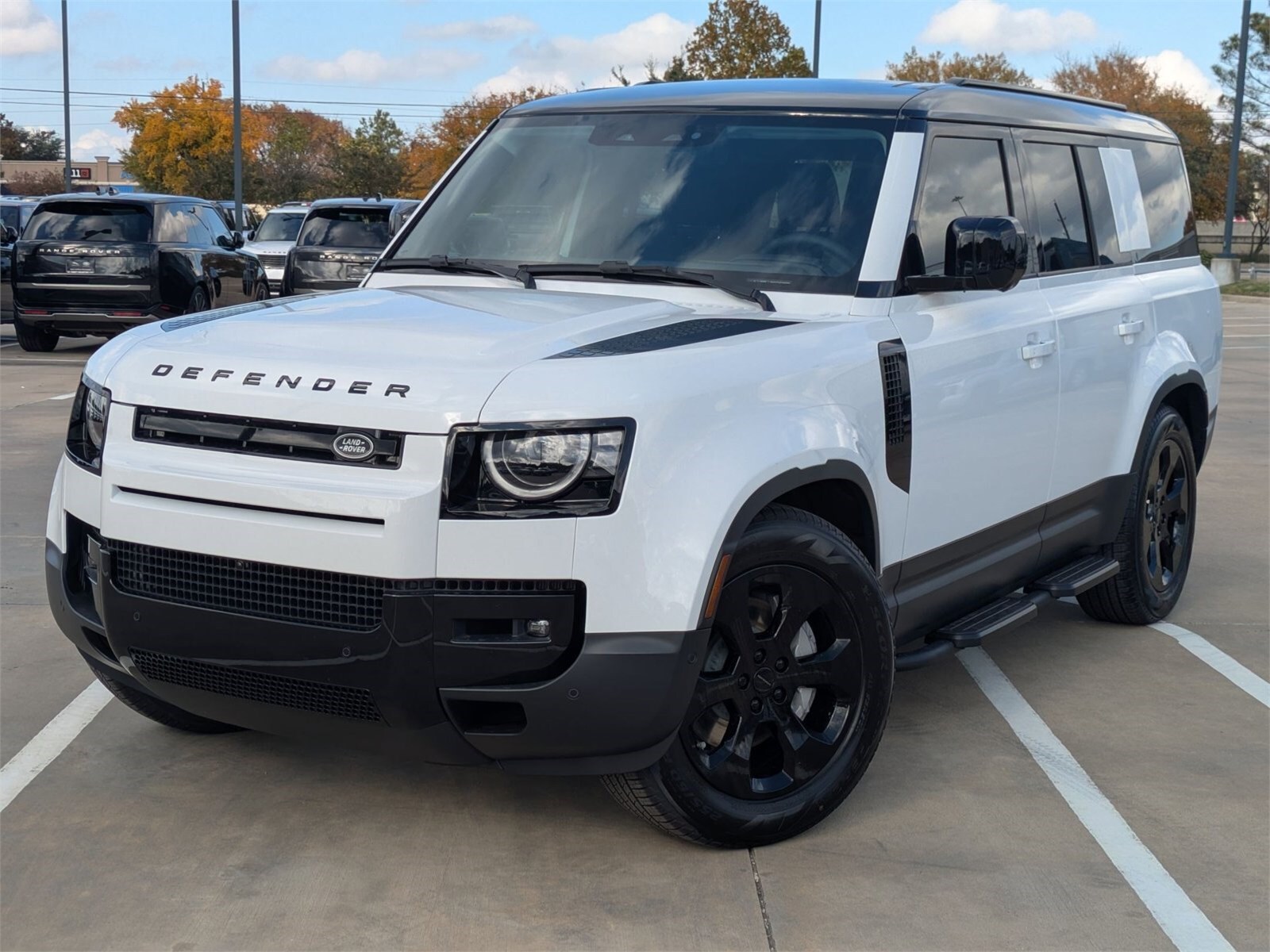 2026 Land Rover Defender S's photo