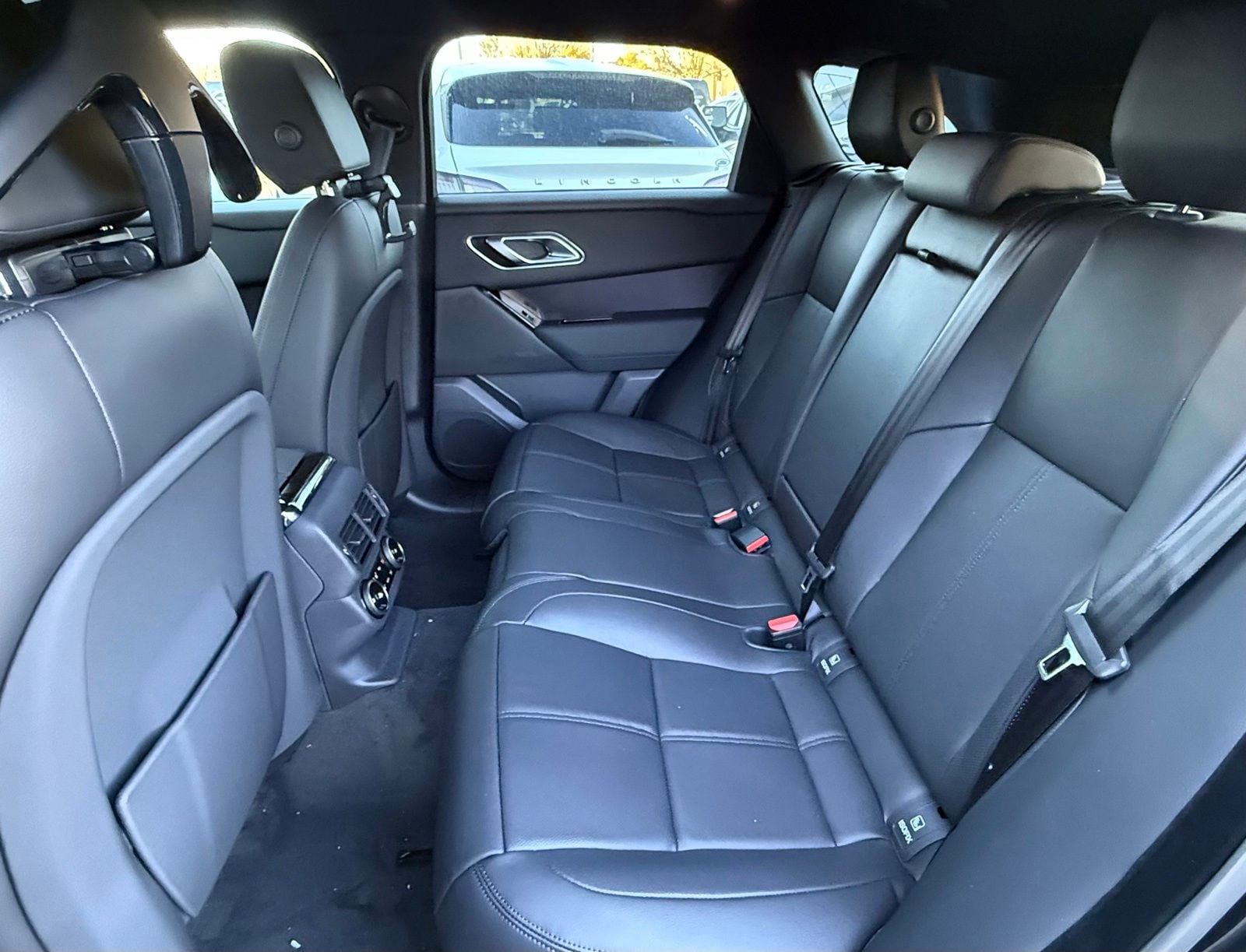 2026 Land Rover Range Rover Velar Dynamic SE - Photo 16