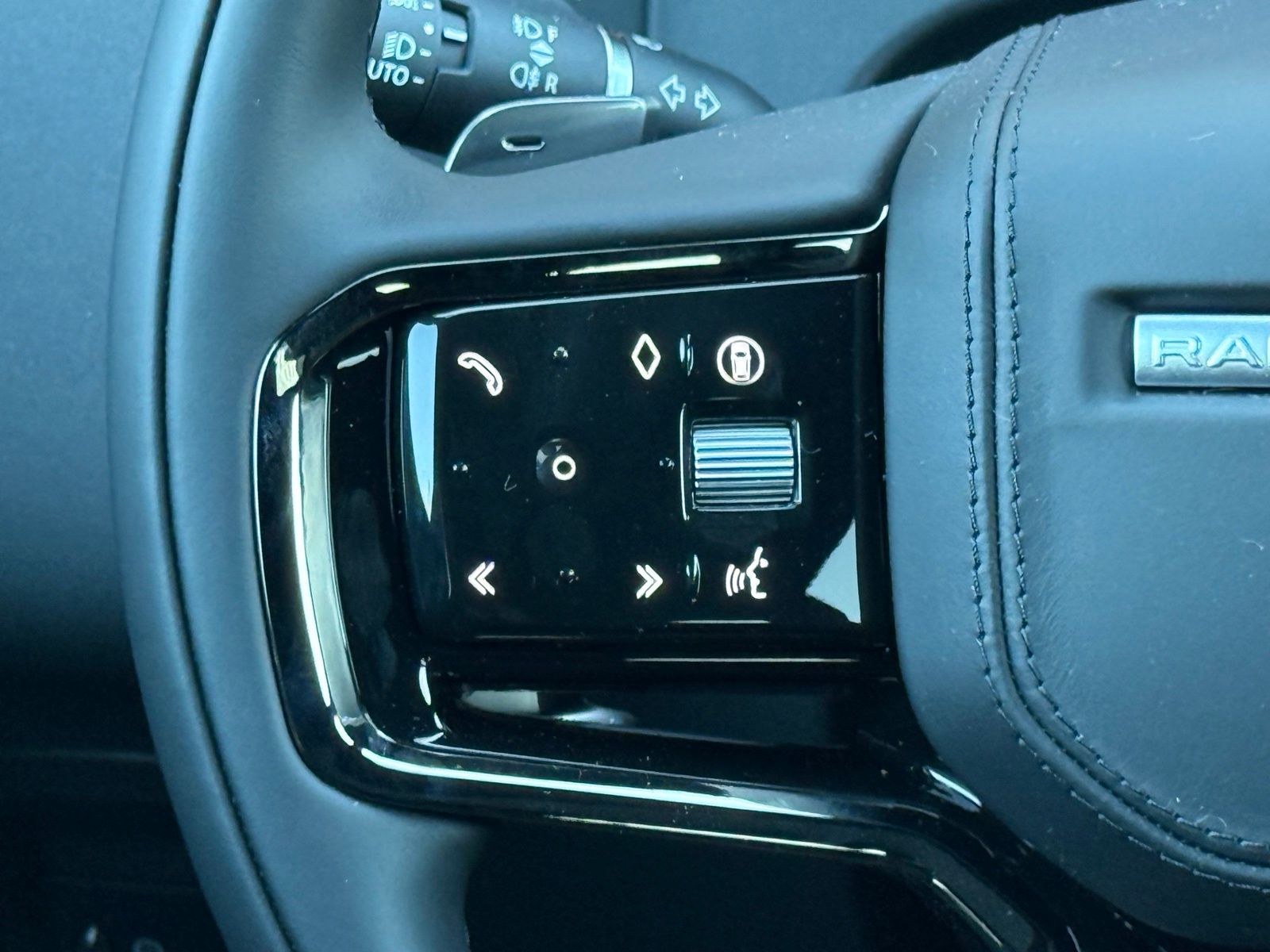 2026 Land Rover Range Rover Velar Dynamic SE - Photo 29