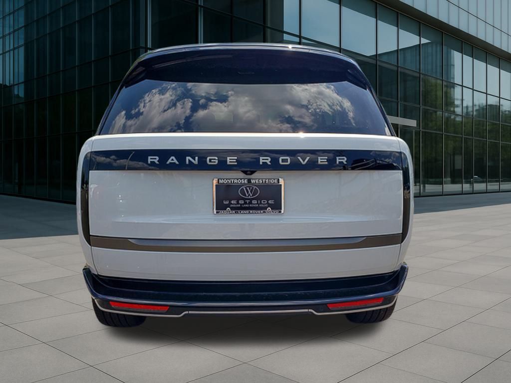 2025 Land Rover Range Rover SE photo 4