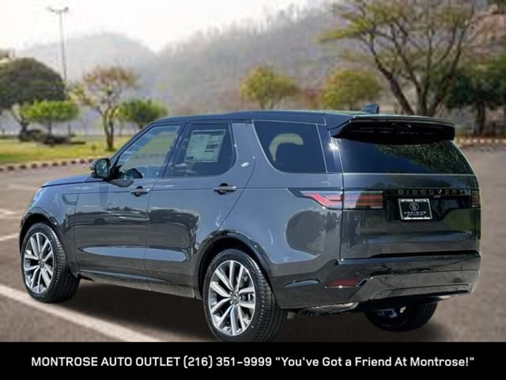 New 2024 Land Rover Discovery Dynamic SE SUV