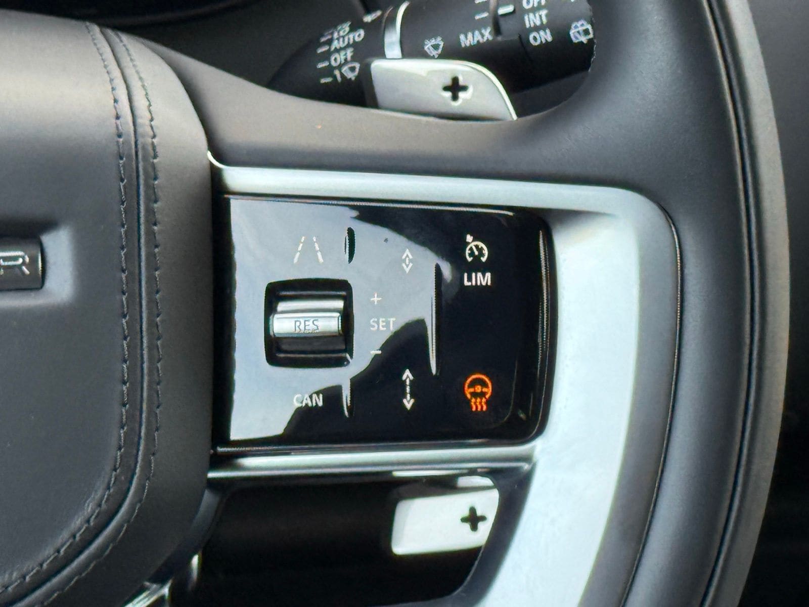 2026 Land Rover Range Rover SE - Photo 33