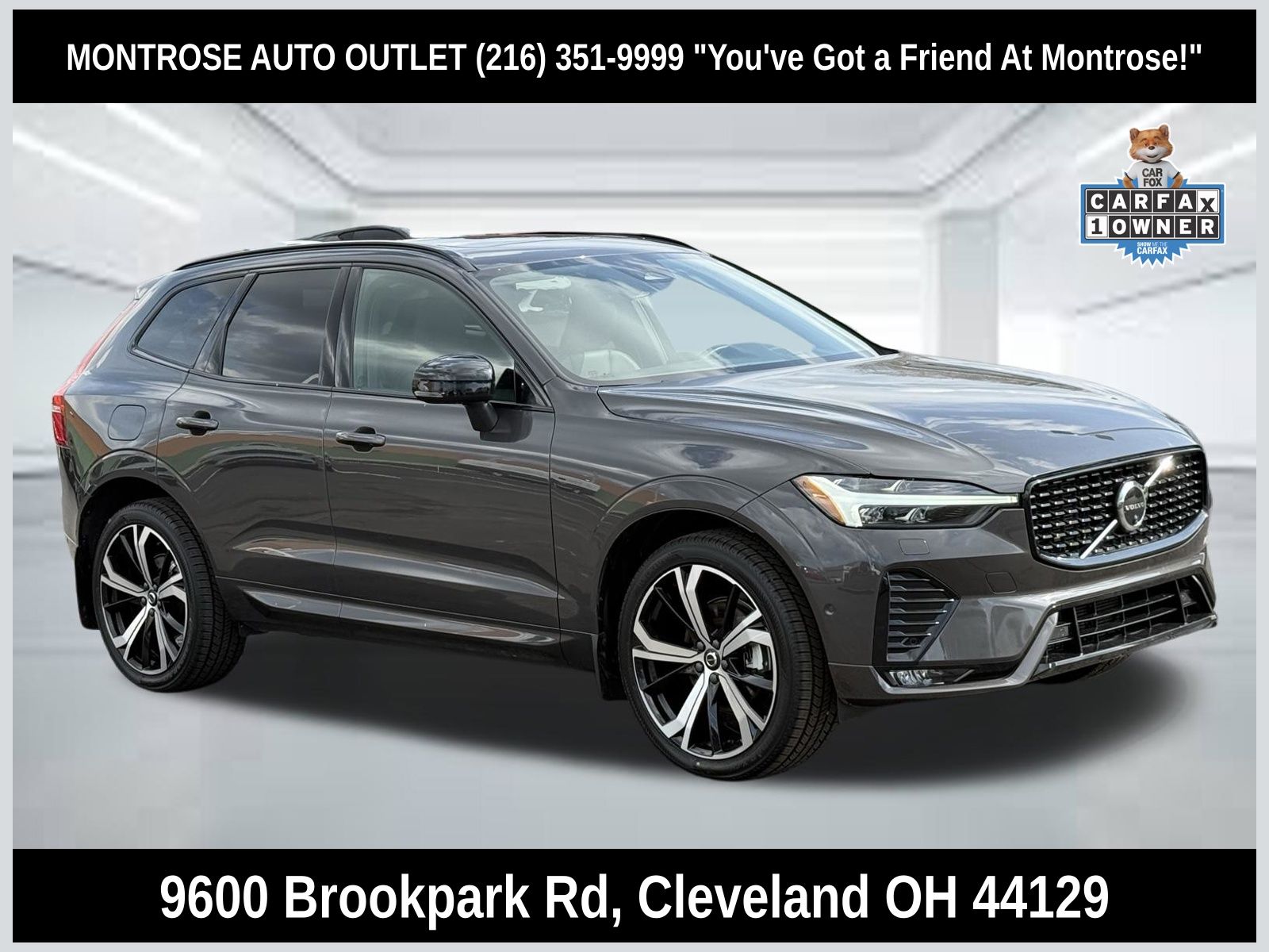 2023 Volvo XC60 B5 Ultimate Dark Theme AWD's photo