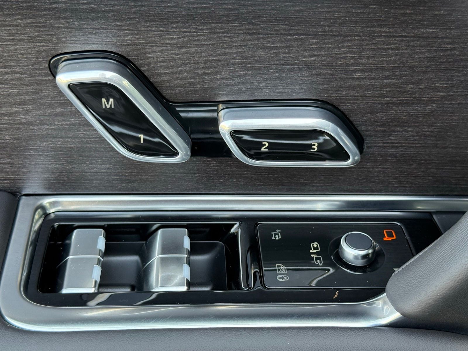 2026 Land Rover Range Rover SE - Photo 16