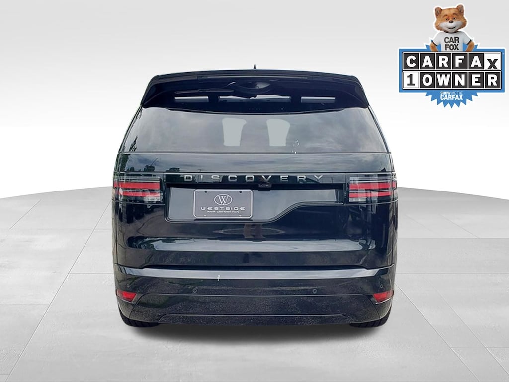 New 2025 Land Rover Discovery P300 Dynamic SE SUV