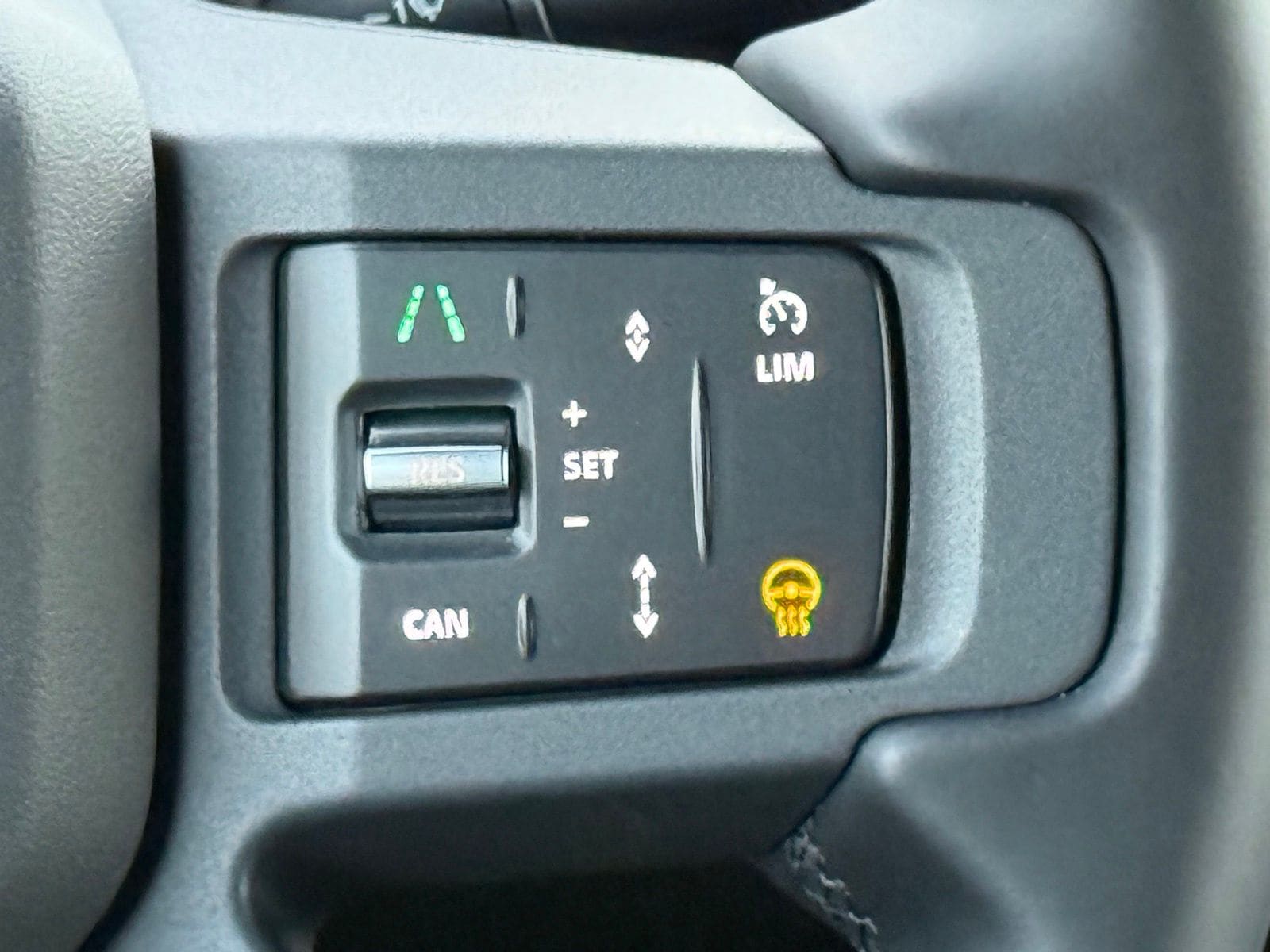 2026 Land Rover Defender S - Photo 33