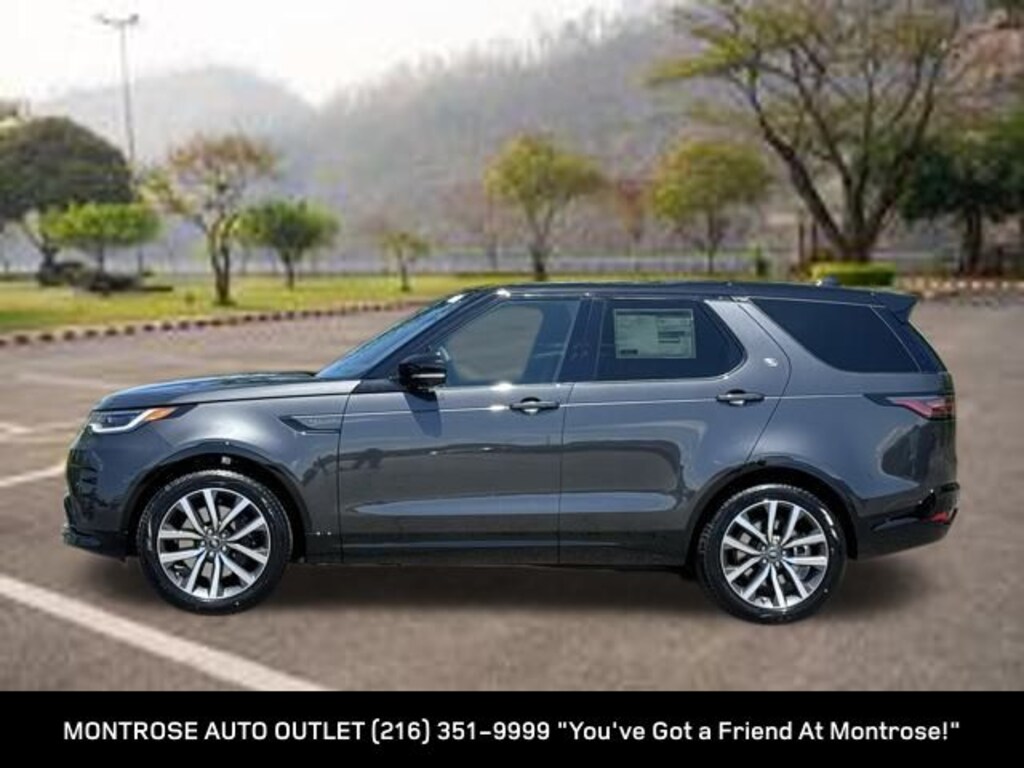 New 2024 Land Rover Discovery Dynamic SE SUV