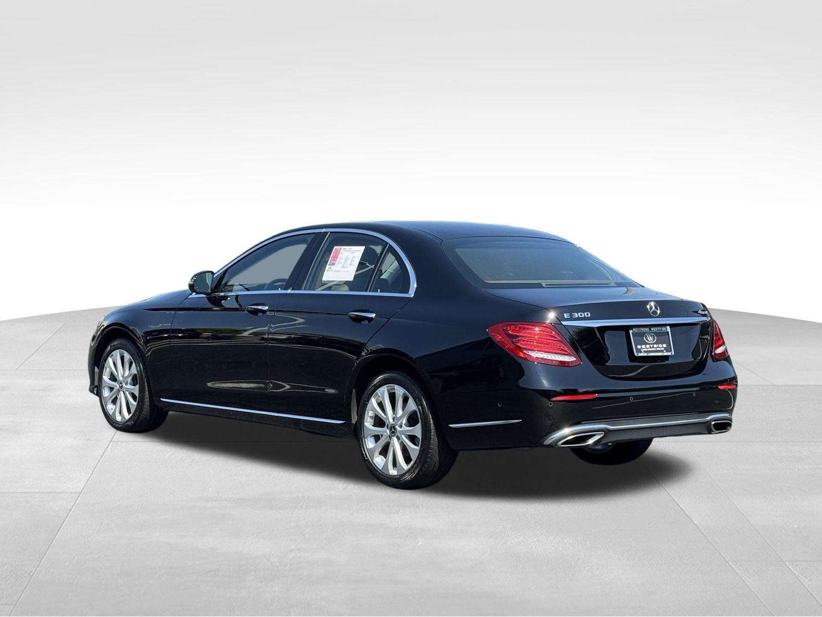 2018 Mercedes Benz E 300 4MATIC Sedan photo 3