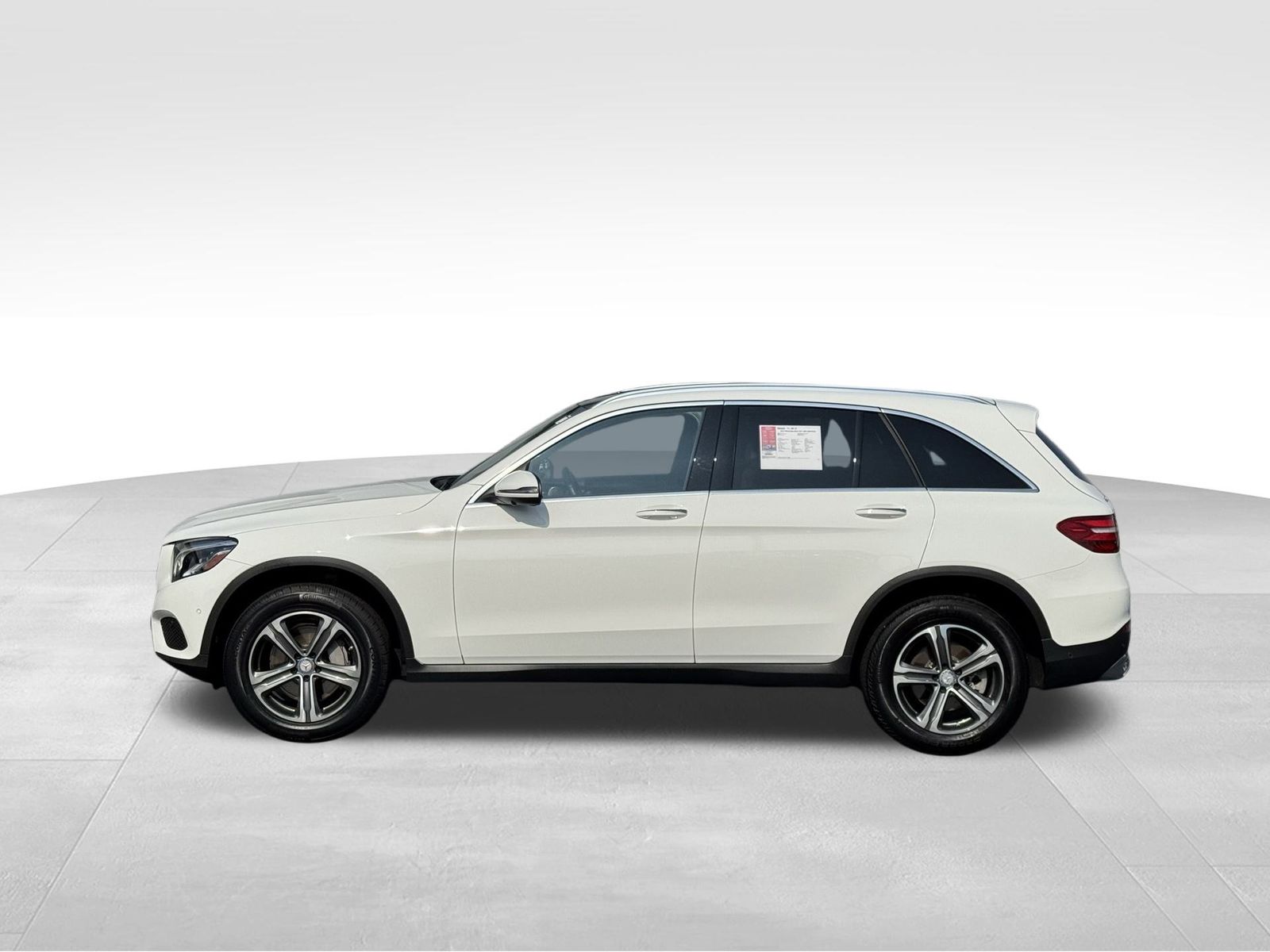2017 Mercedes Benz GLC 300 4MATIC photo 2